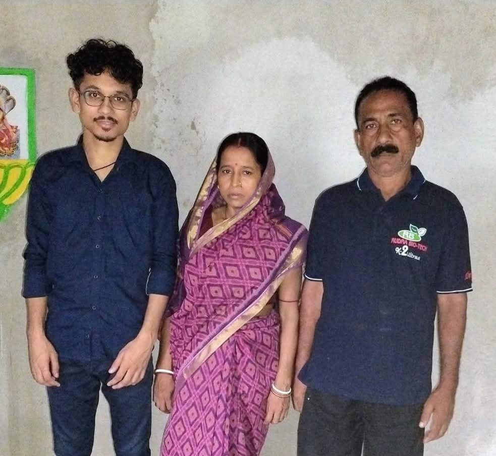 Manoj with his parents